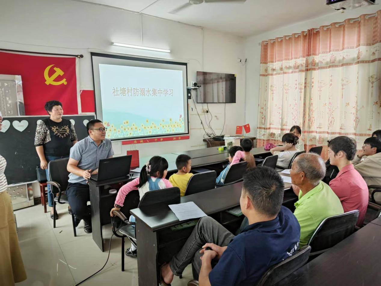 芦洪市镇镇长图片