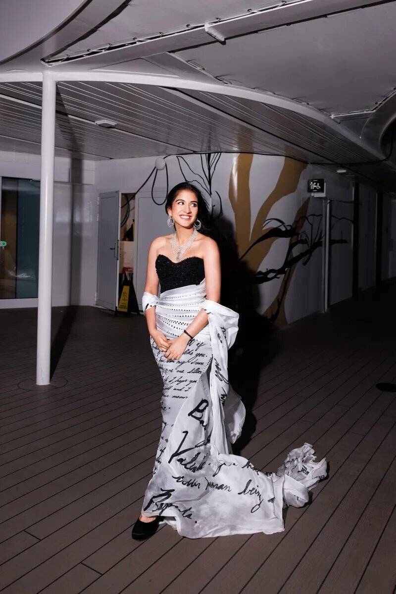 率千人游地中海,29岁准新娘把情书穿身上_拉迪卡·麦钱特_派对_南特