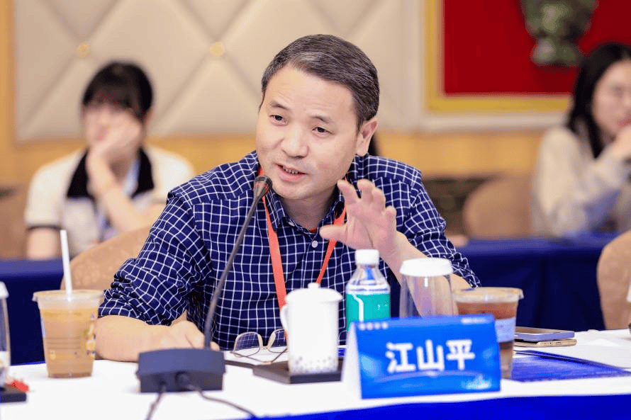 《中华医学杂志》第二届呼吸焦点论坛在广州顺利召开