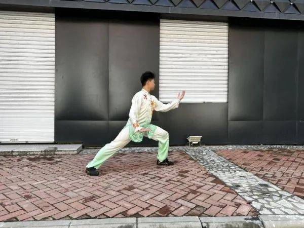 遵义武术套路（遵义军事武术职业学校）《遵义武术学院》