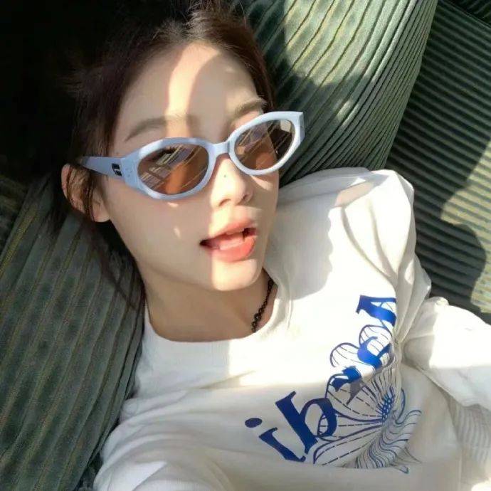 头像 | 不易撞小众御姐头像 676767