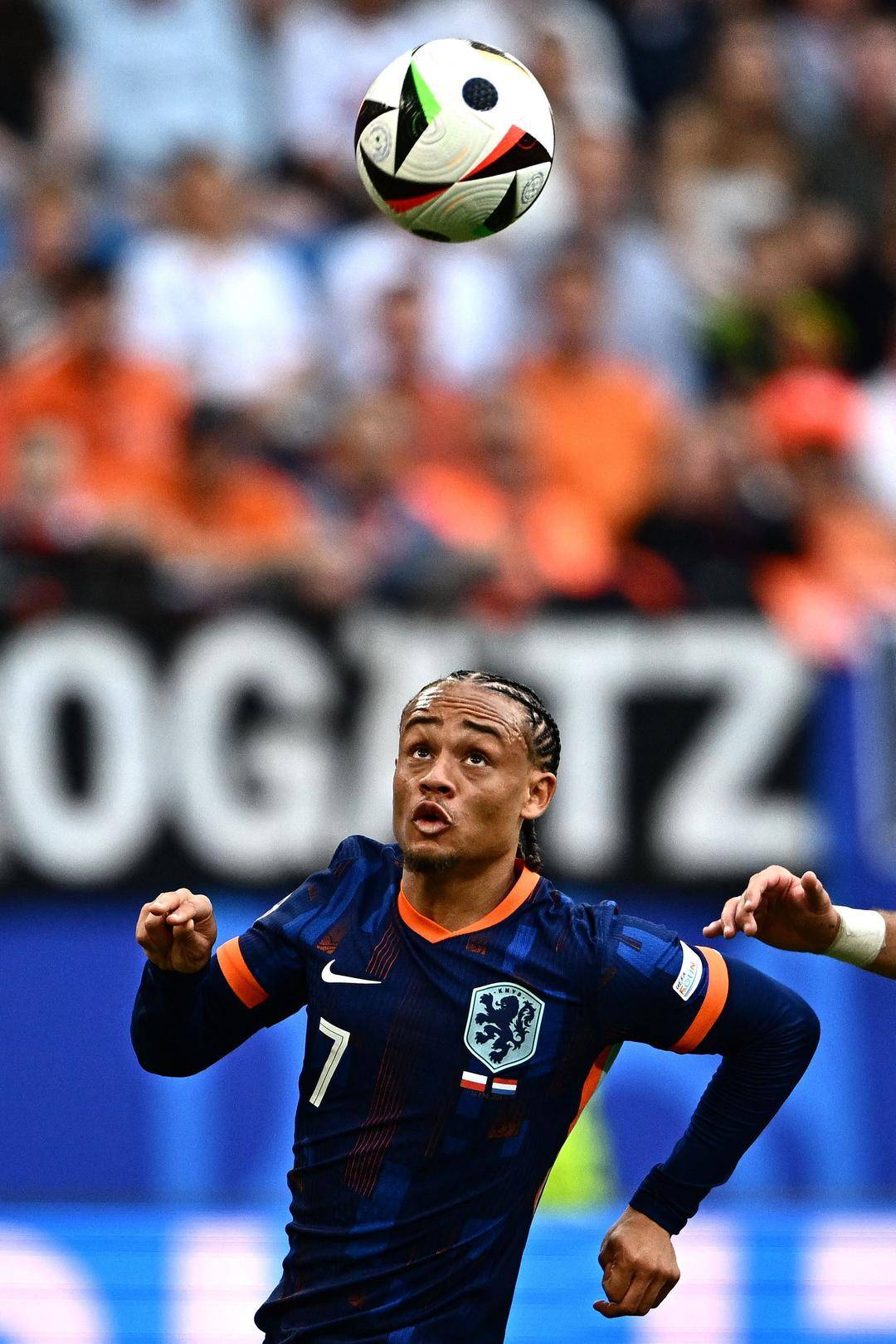 8000万欧身价的他能带荷兰队走多远 21岁新星西蒙斯欧洲杯首秀(图2)