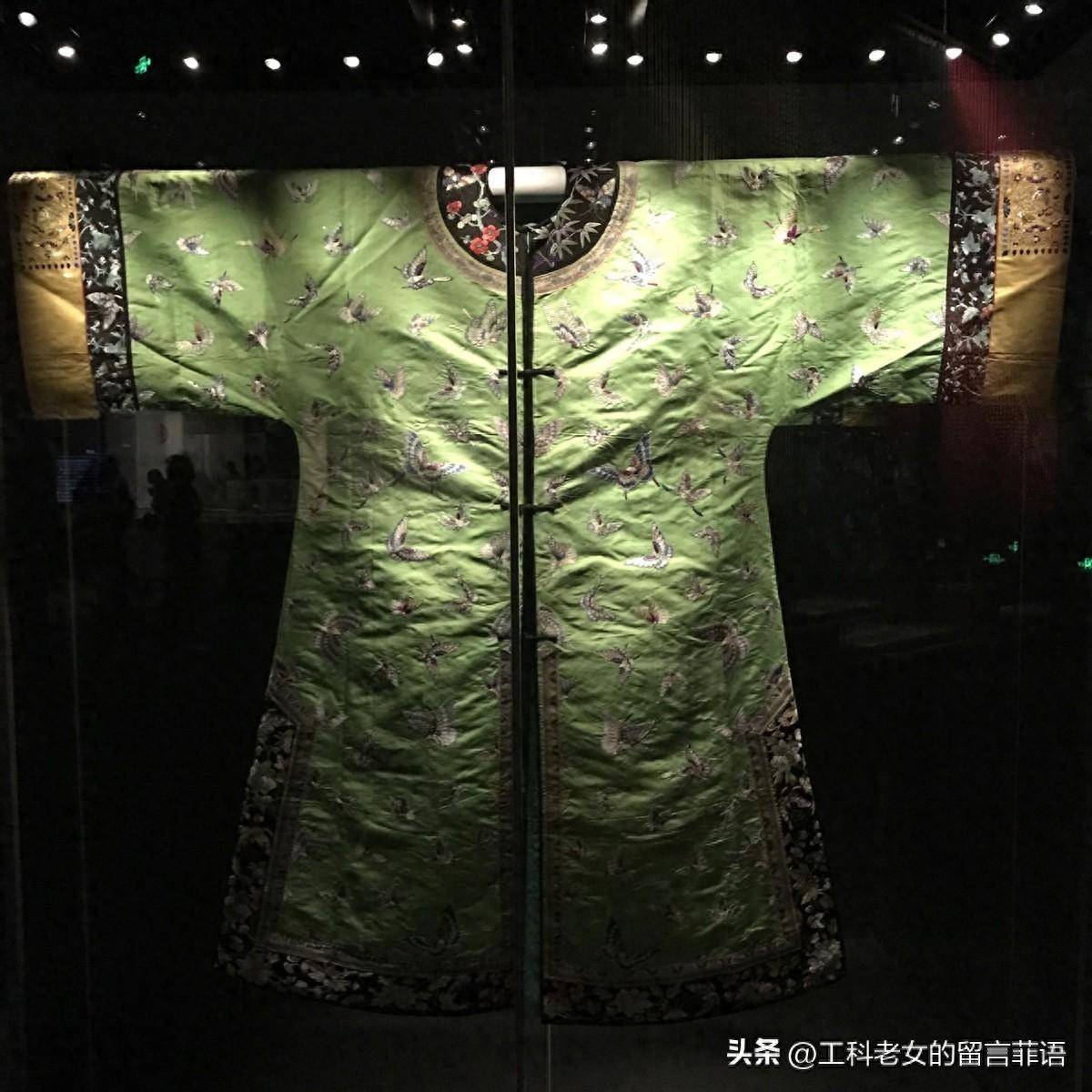 首博锦绣中华:清代服装,不喜其样式,却赞其布料和刺绣_古人_平金_辉煌