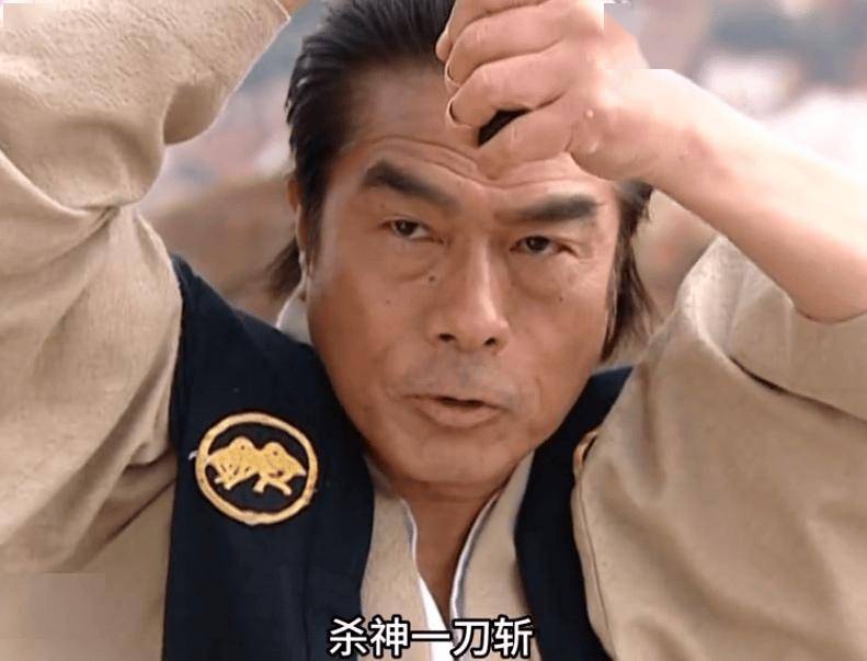 《天下第一》剧照90年代初,仓田保昭回到日本,开设武馆收徒教学,此后