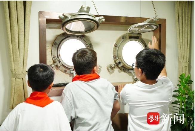 连云港航标处连云港市海州湾小学联合开展航标档案开放日暨水上安全