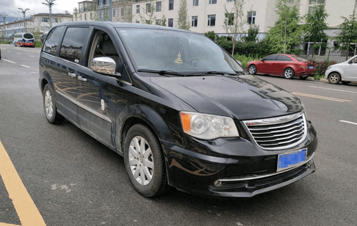 30万公里不漏一滴油!这辆4万块的克莱斯勒大捷龙真是美系车?