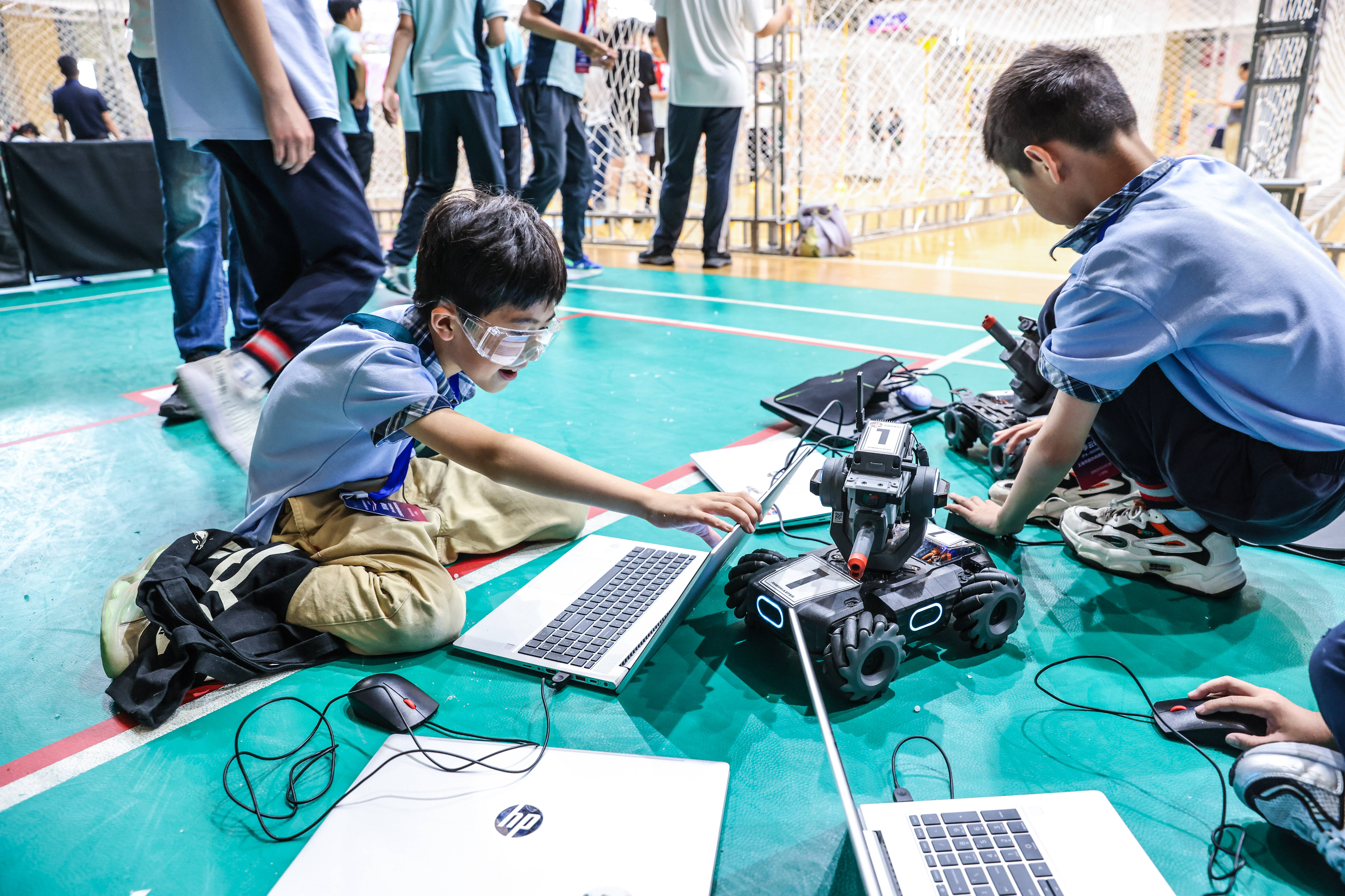 2000名"小飞手"齐聚一堂展实力,第八届全国青少年无人机大赛