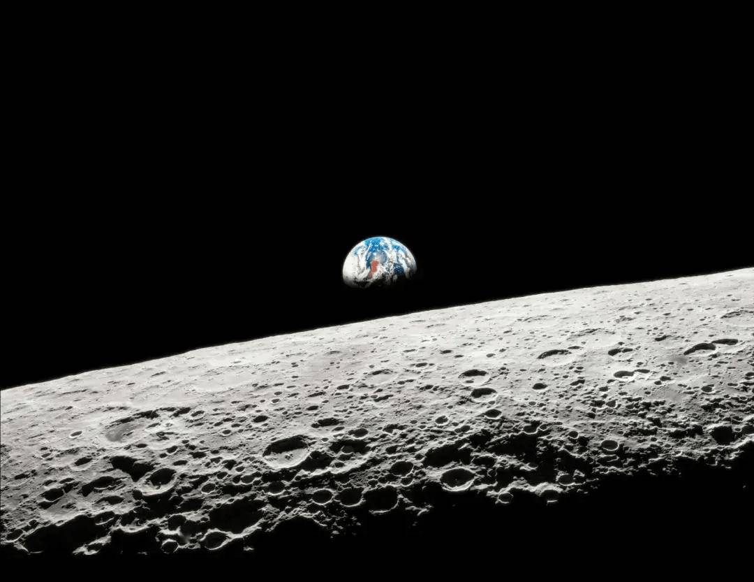 经受近3000℃灼烧,嫦娥六号顺利返回地球:外部被烧得面目全非