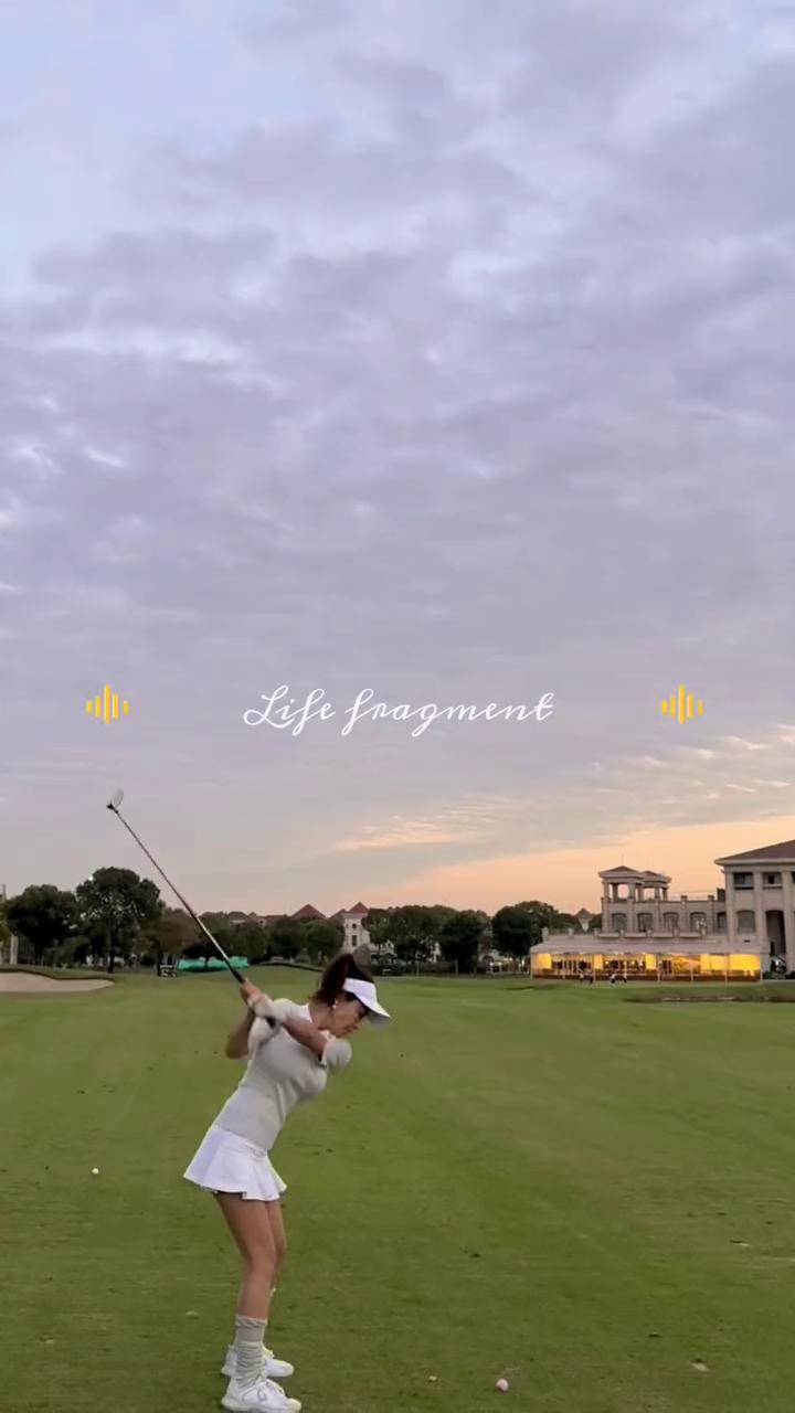 日落 小麦色皮肤 高尔夫美女 高尔夫 运动女孩的日常