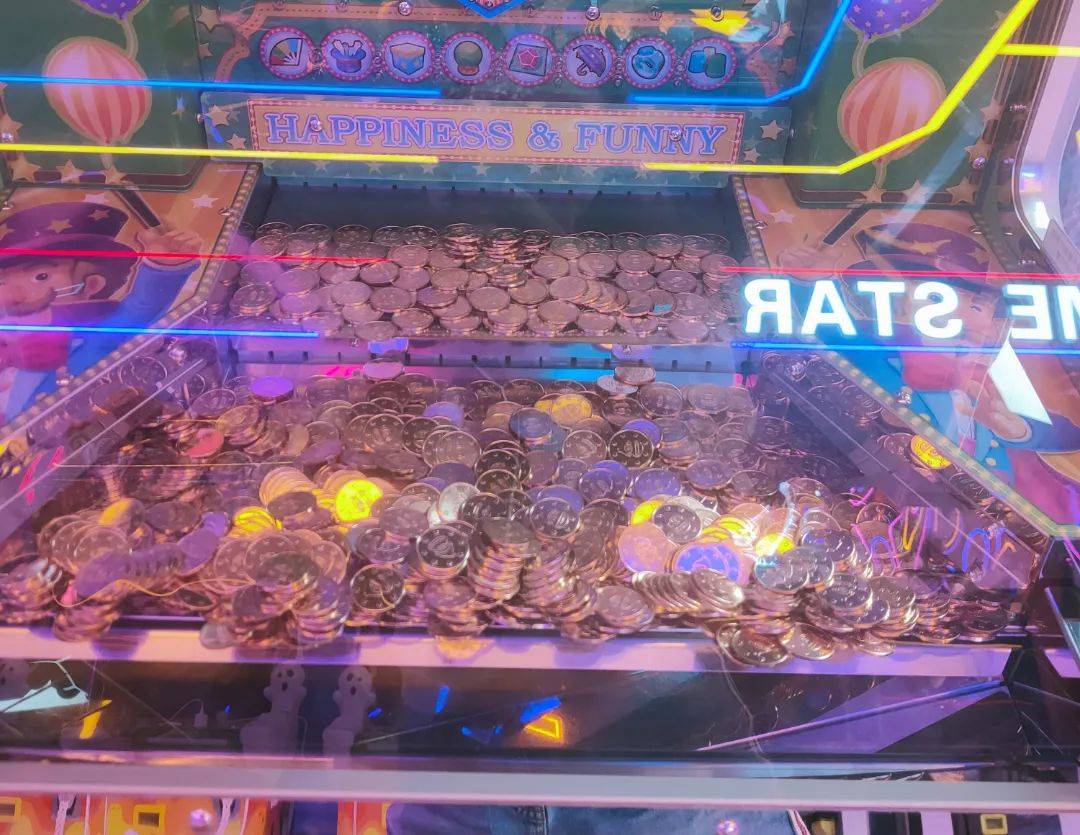 围住神经猫游戏微信_微信猥琐猫小表情包_微信小游戏猫千杯