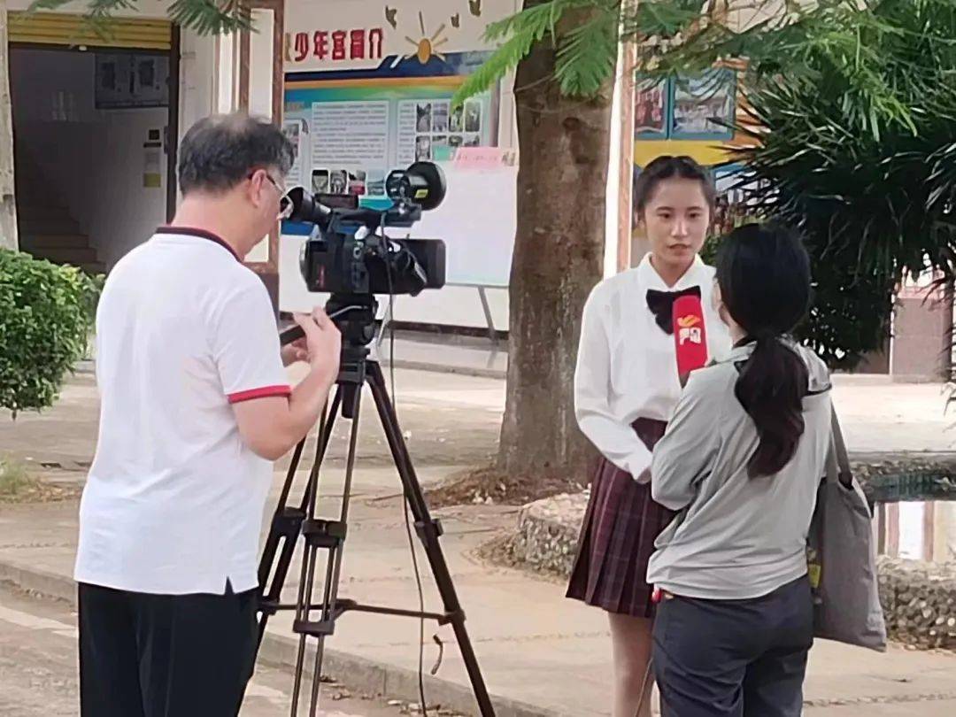 喜报:海口市灵山中学在海口市美兰区灵山镇辖区中小学开展禁毒护苗