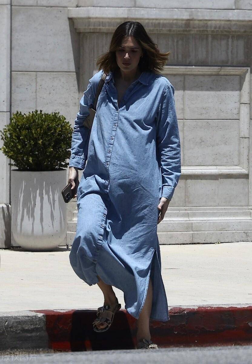 曼迪摩尔这身材!真是尤物啊