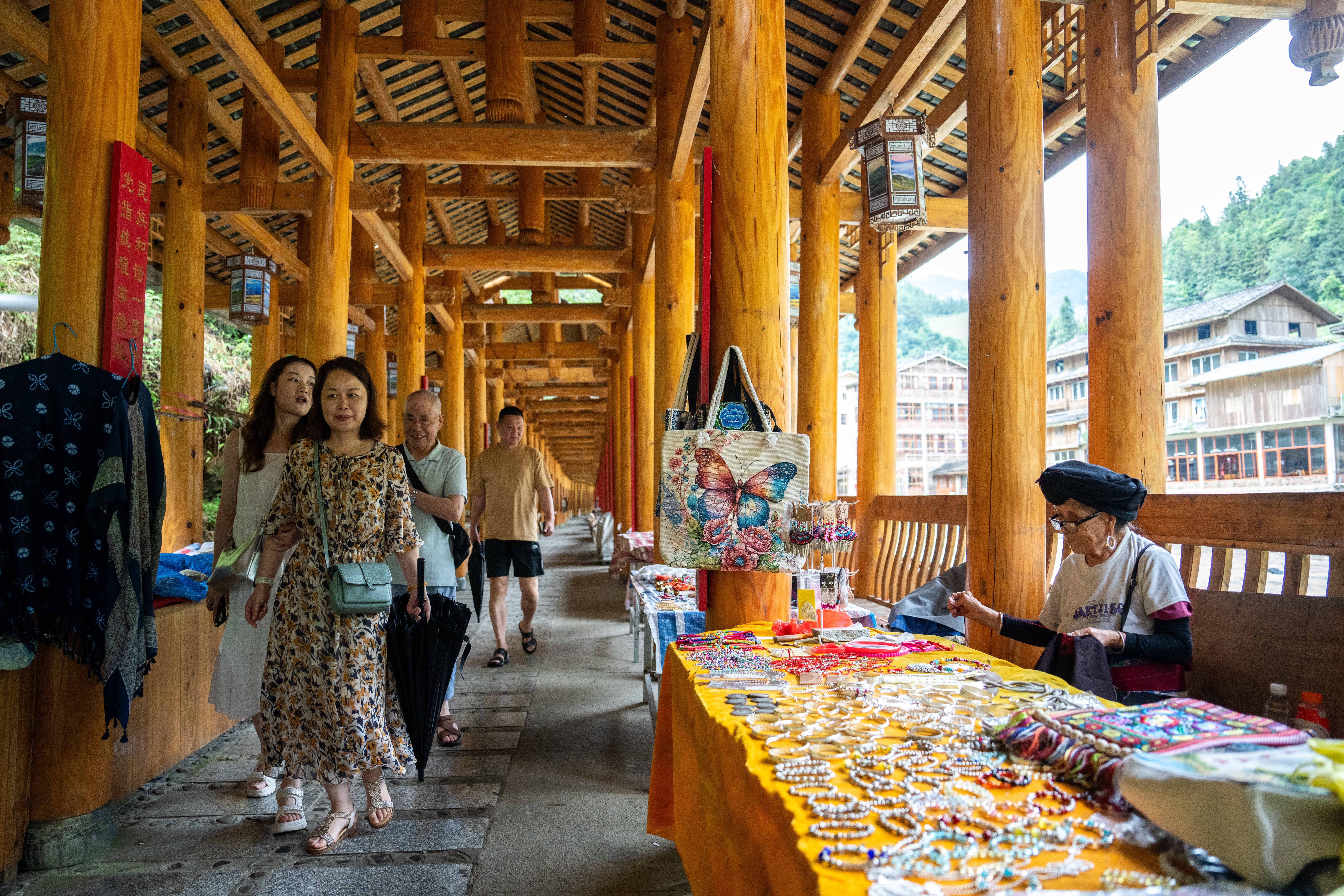 新华全媒 |走进广西黄洛瑶寨 探秘"天下第一长发村"