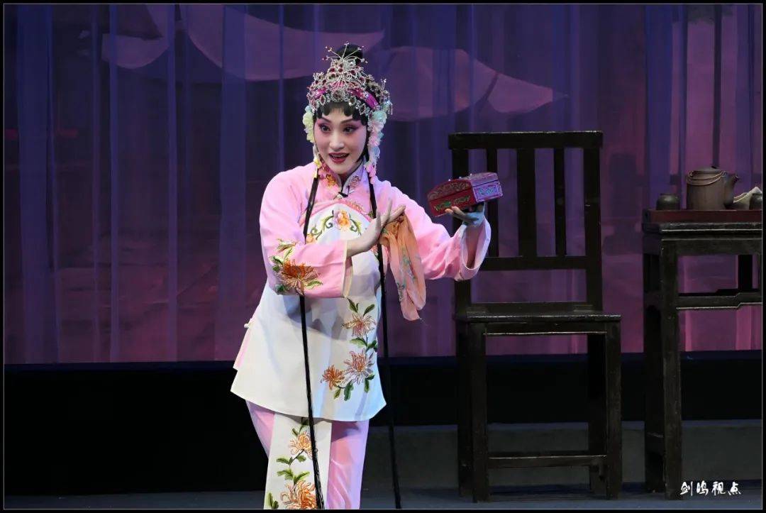 锡剧玲珑女观众评论及摄影作品精选