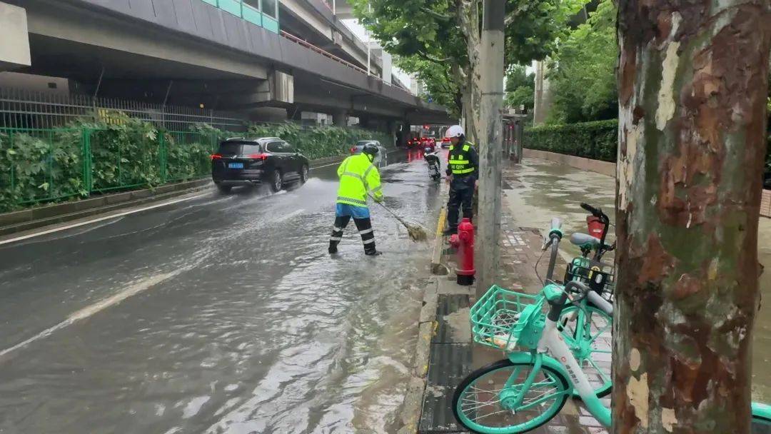 🌸经济参考报【白小姐一肖一码今晚开奖】_泓盈城市服务（02529.HK）8月13日收盘平盘