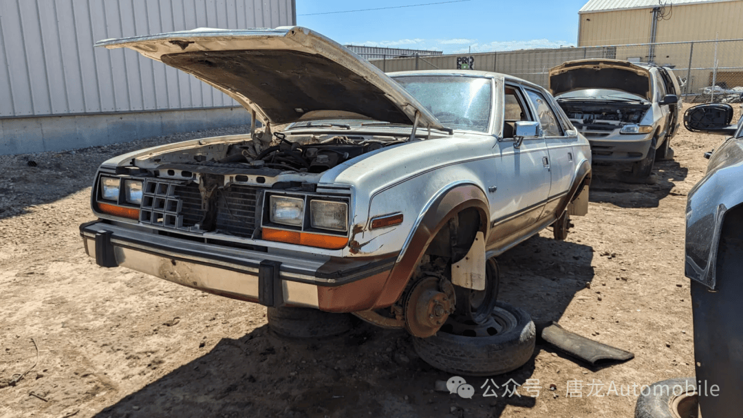 为795美元(今天为2,278美元),而这款顶级四扬声器am/fm/卡带音响系统