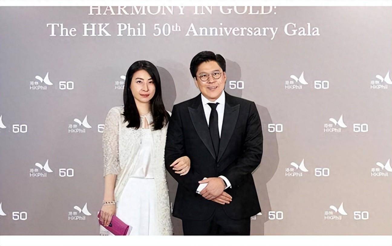 港乐晚宴举行：郭晶晶霍启刚夫妇出席，何超盈博士温婉现身！_活动_女儿_香港