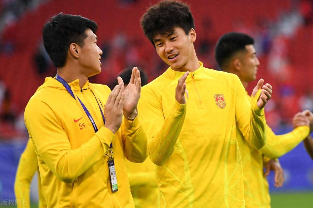 中国男足王牌将登陆波兰联赛，已被新东家正式锁定，就等他点头！