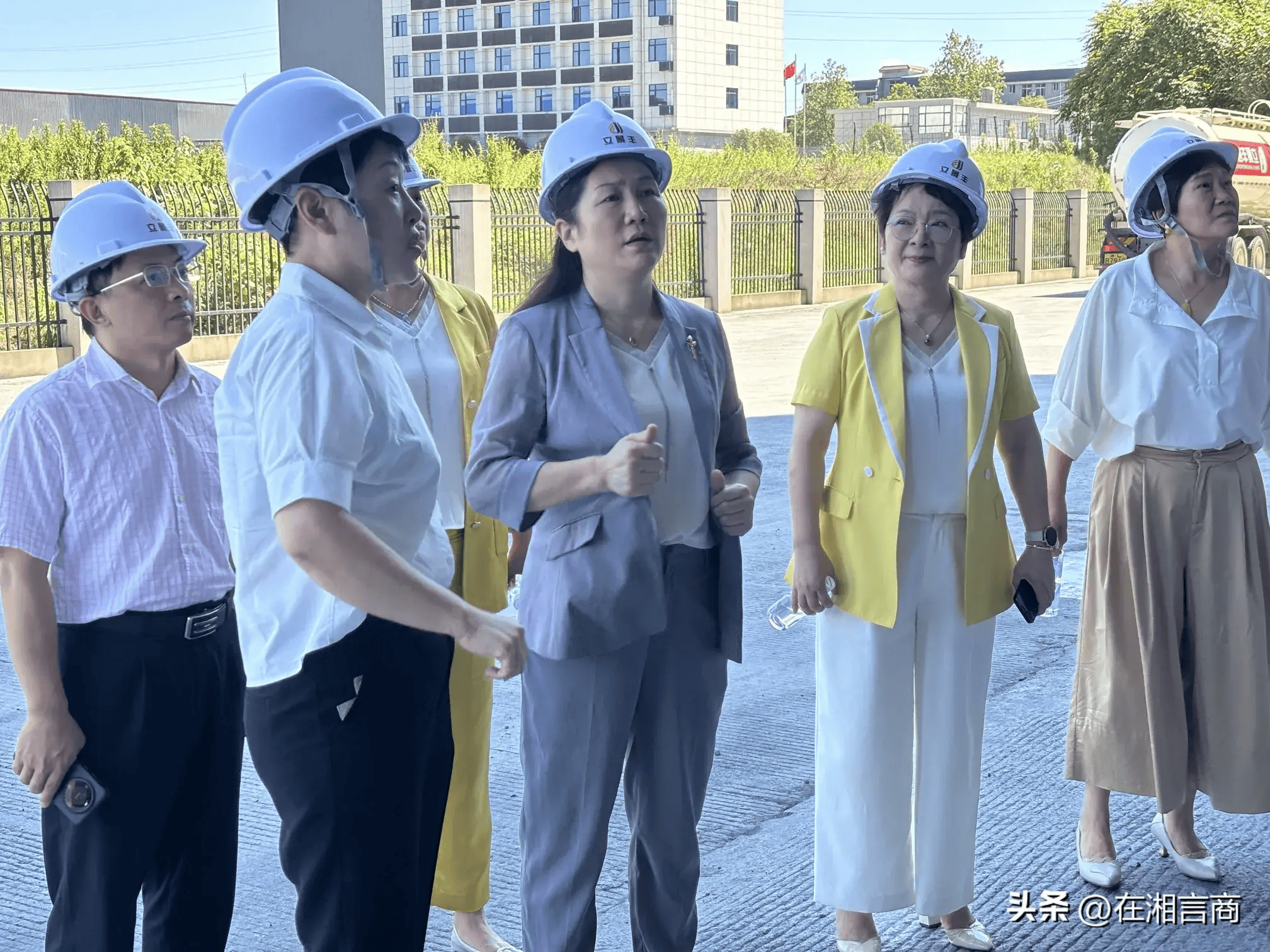 市委统战部"同心服务"走进郴州市女企业家协会