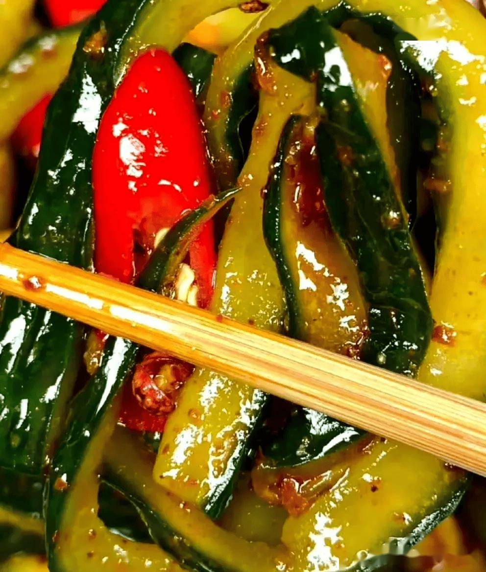 腌黄瓜条香脆爽口 好吃的很呐 ​