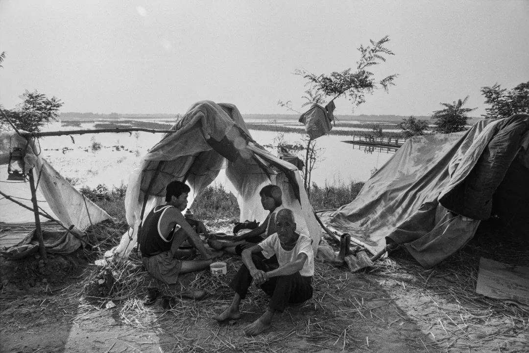1993年,山东菏泽巨野县薛扶集乡,经历过多次洪水的家园.