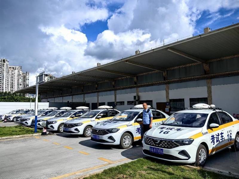 广州暑期迎驾考高峰,交警推出延时服务周末开专场!新增考位