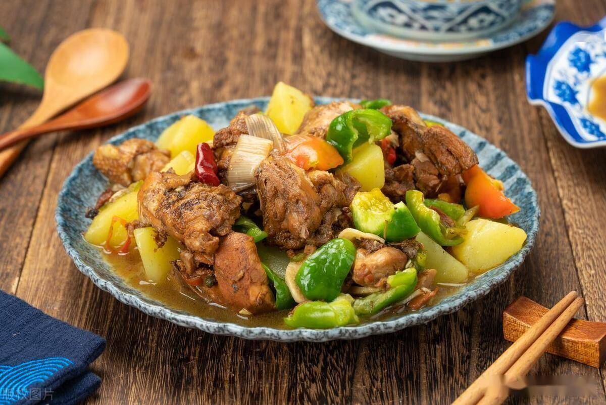 三伏天将至,老人说"头伏一只鸡,一年好身体",头伏鸡该怎么吃