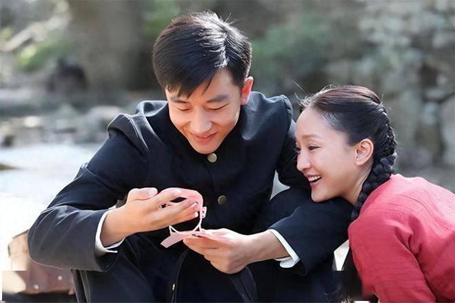 黄轩再也不文质彬彬了，他放飞自我，路子越来越野-黄轩的颜值