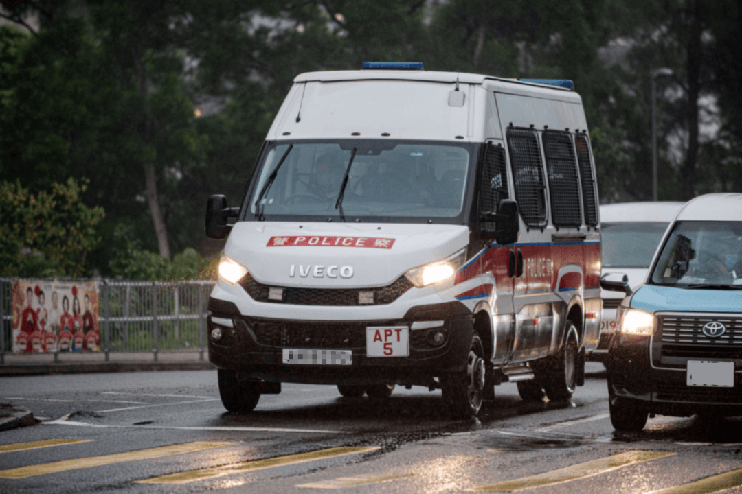 进口依维柯冲锋车!见识见识香港警察使用的进口依维柯daily吧