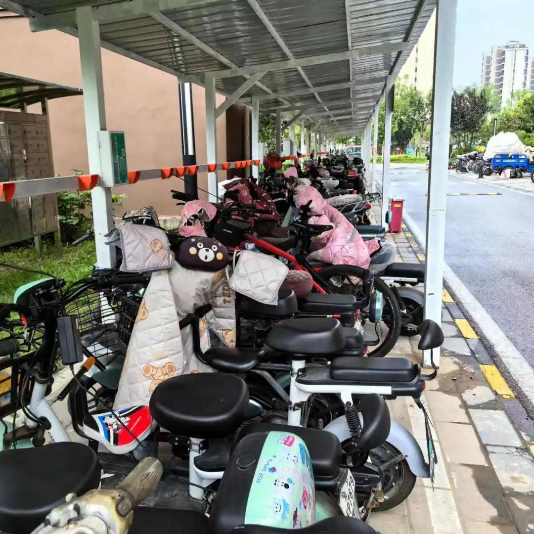 密云区电动自行车停车棚增加"防火隔墙"工作全面推广