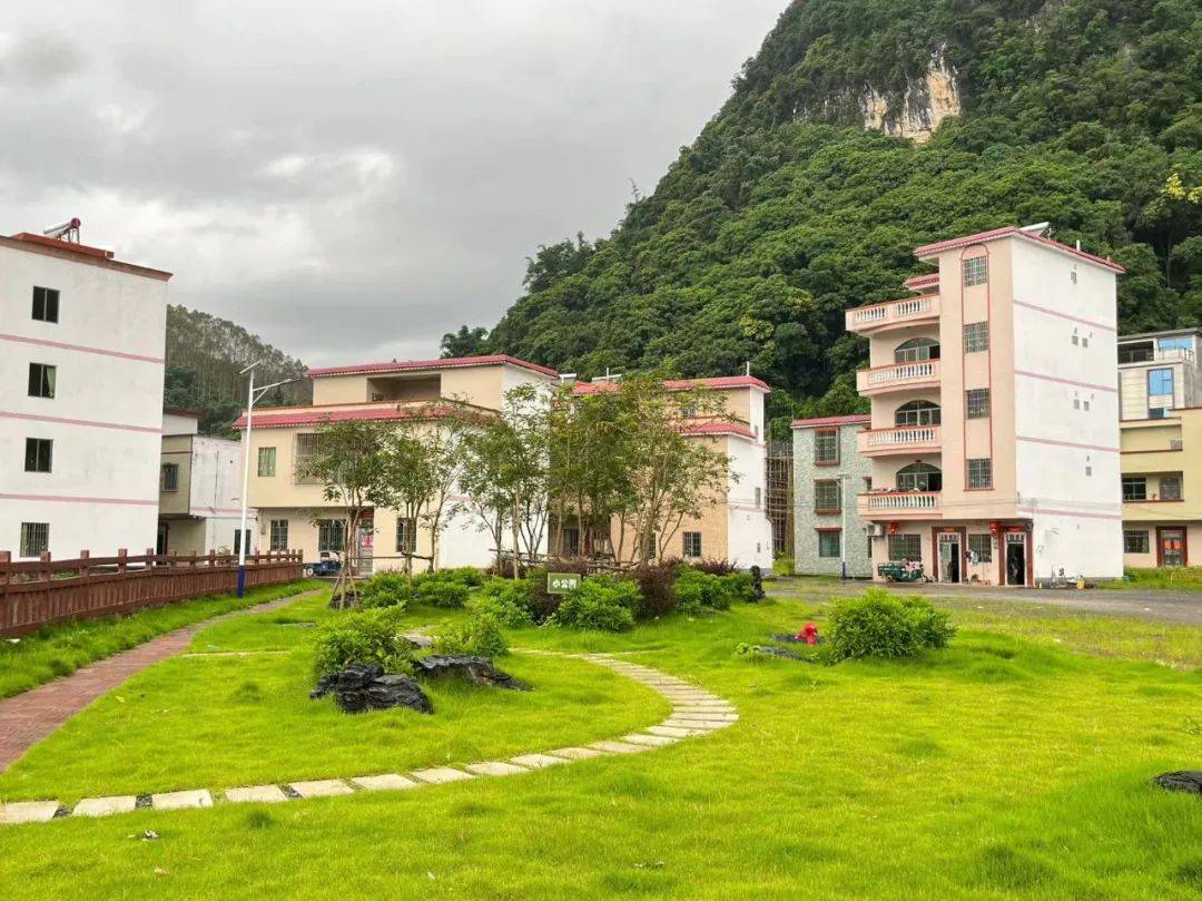 百县千镇万村高质量发展工程 | 英德黄花镇:"四小园""美丽庭院"绘就绿