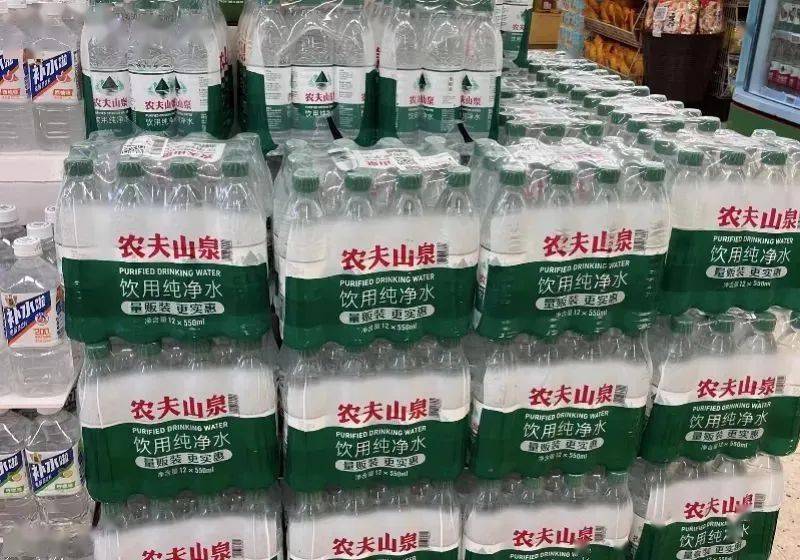 农夫山泉的小绿瓶,炸了!