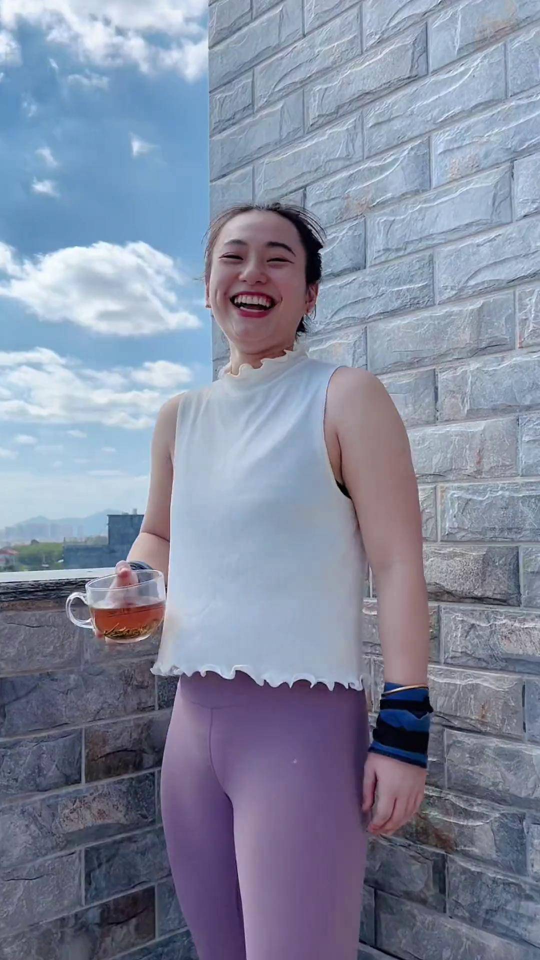 林黛玉倒拔垂杨柳,林小胖跳举千金坠.举重