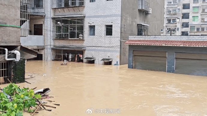重庆遭特大暴雨,已致6人死亡