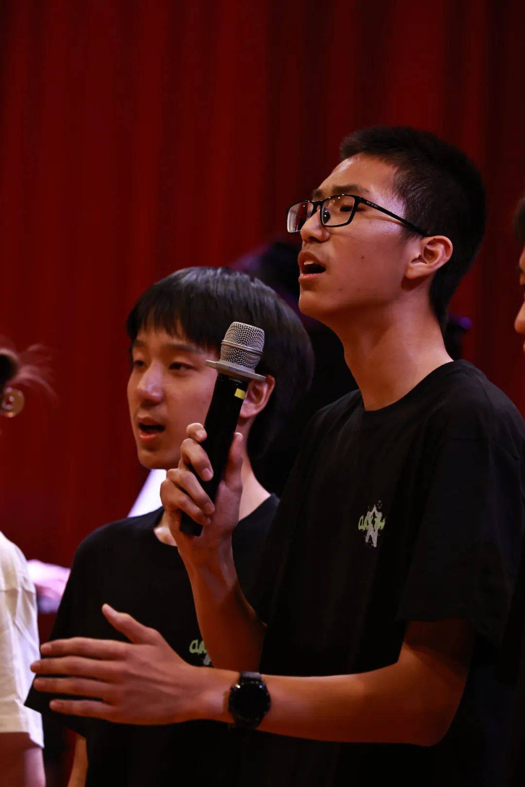 北京中学举办"唱响北中"班级合唱展演活动