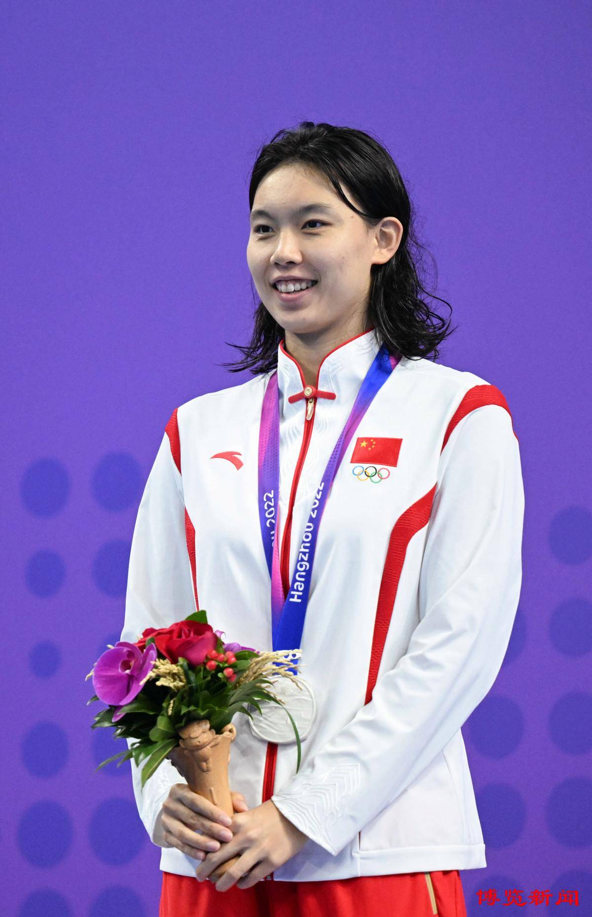 他们分别是女子游泳运动员杨浚瑄女子柔道运动员马振昭男子飞碟