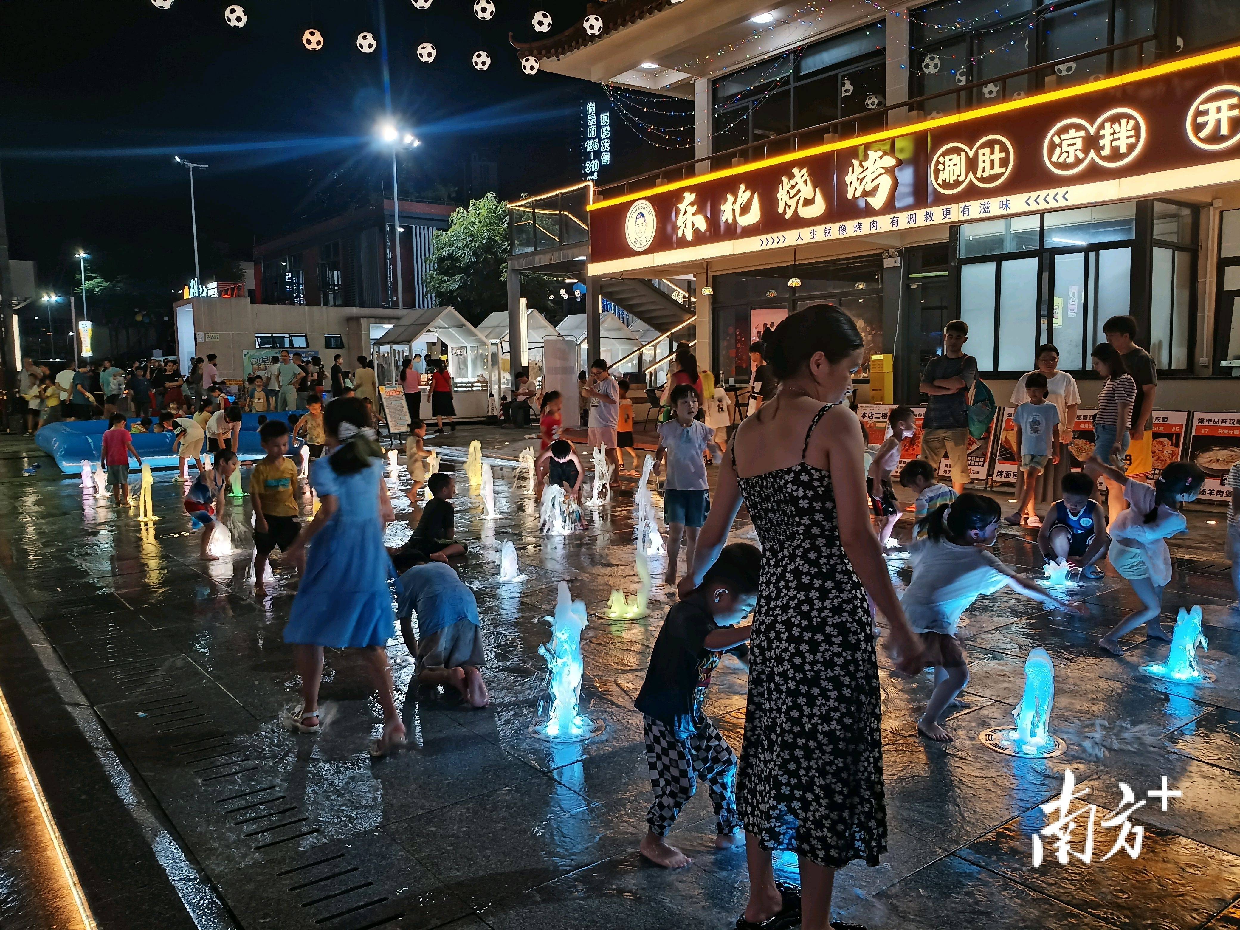 佛山"西甲"带旺筷子街夜色烟火_魏英_南方_美食