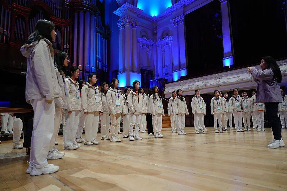 高分脱颖而出!小云雀合唱团登顶世界合唱比赛童声组冠军赛