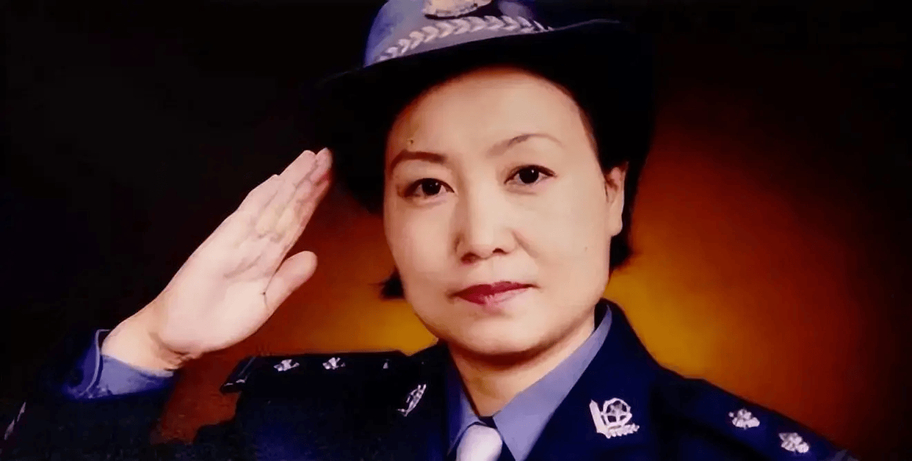 04年任长霞车祸殉职后,肇事者被搜出60万支票,顶头上司自缢身亡