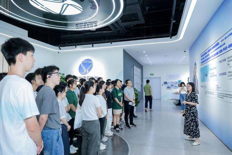 深圳湾实验室是广东省第二批省实验室之一,承载着推动生物医药科技