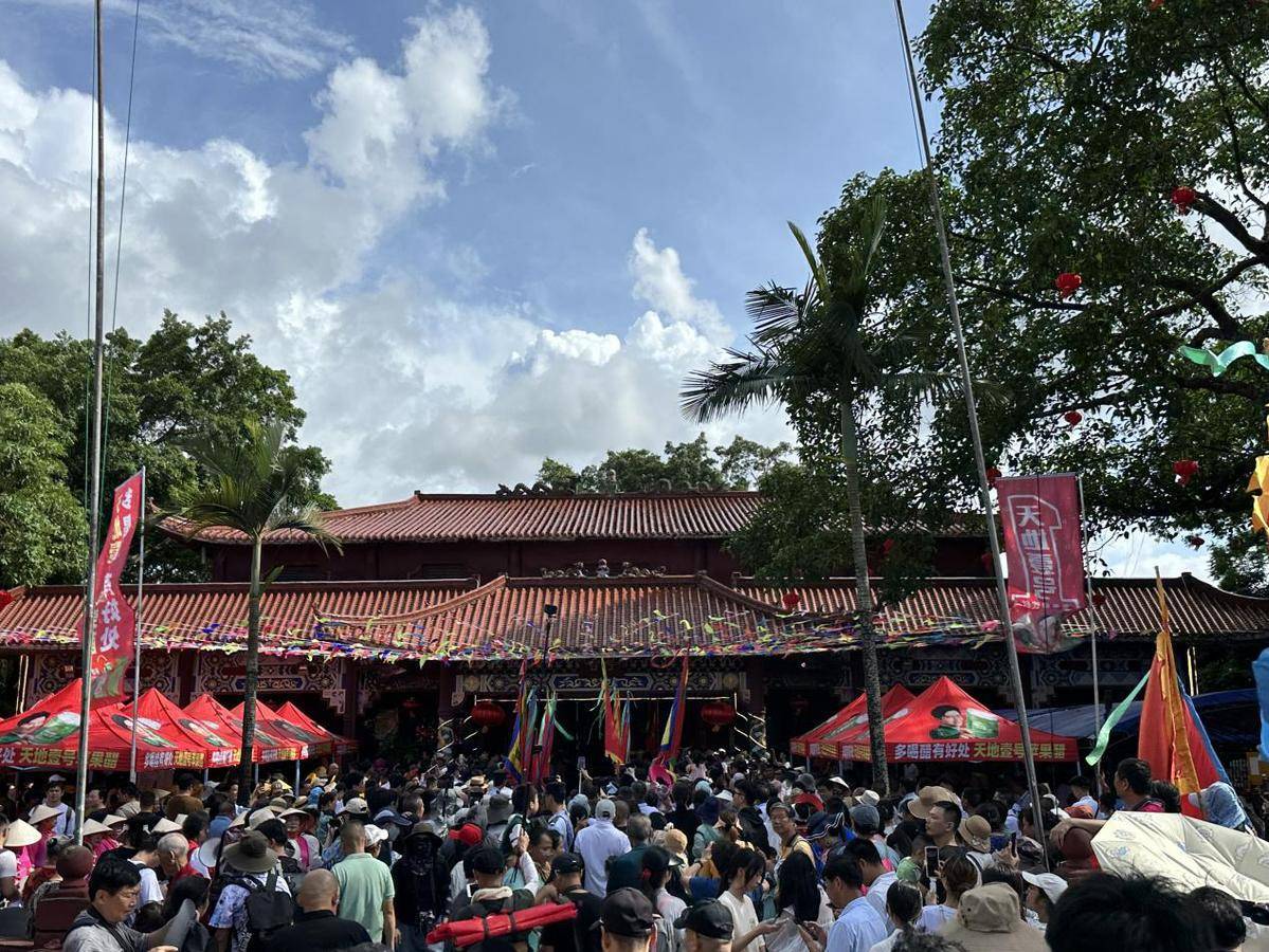 文化中国行|歌舞欢腾纳福祥,2024年东兴京族哈节在广西万尾金滩举行