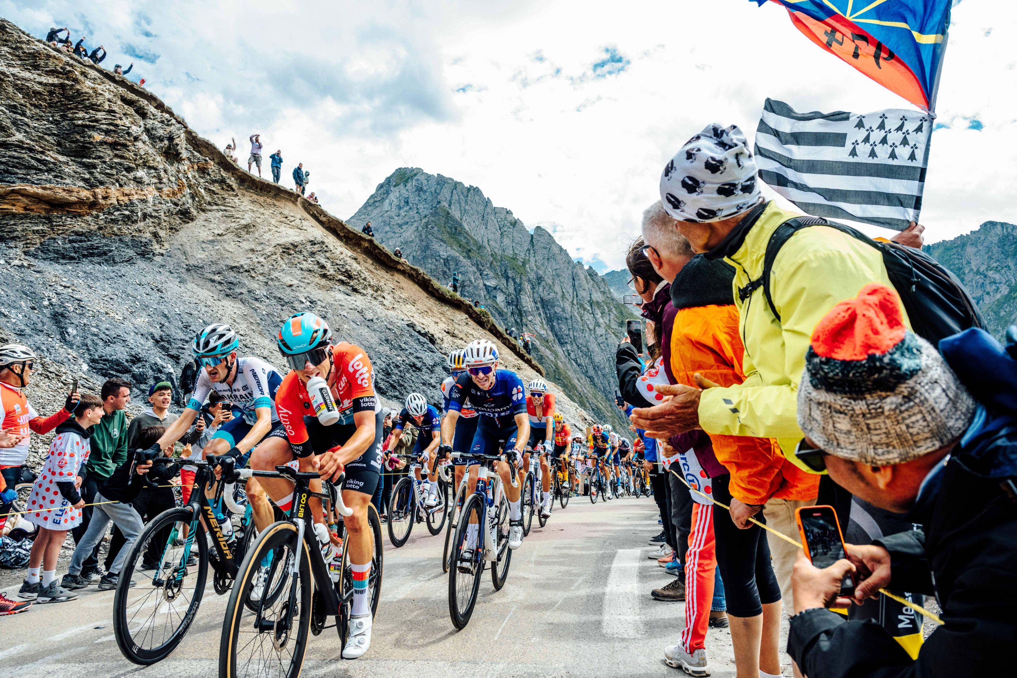 环法第15站,巴林胜利车队越来越强!