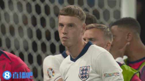 帕尔默在曼城不愿给福登打替补离队,在国家队又被福登压在板凳