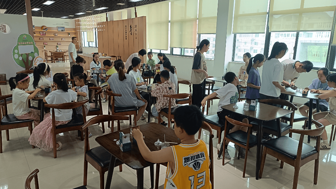 万全镇7月3日,2024年"百生进百馆"文化共建活动走进万全镇文体中心.