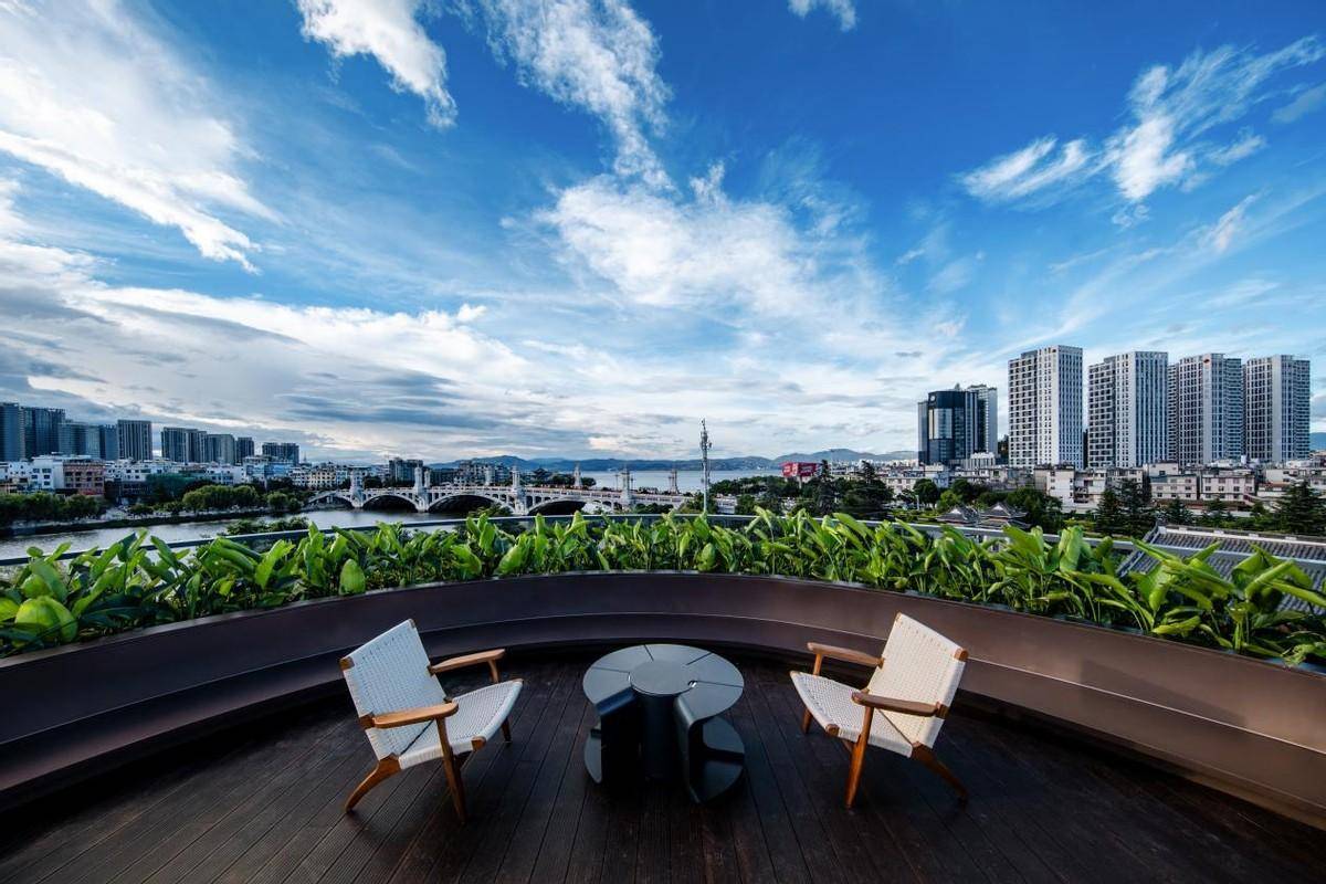 大华·山海映艺术中心盛大开放,惊艳大理!