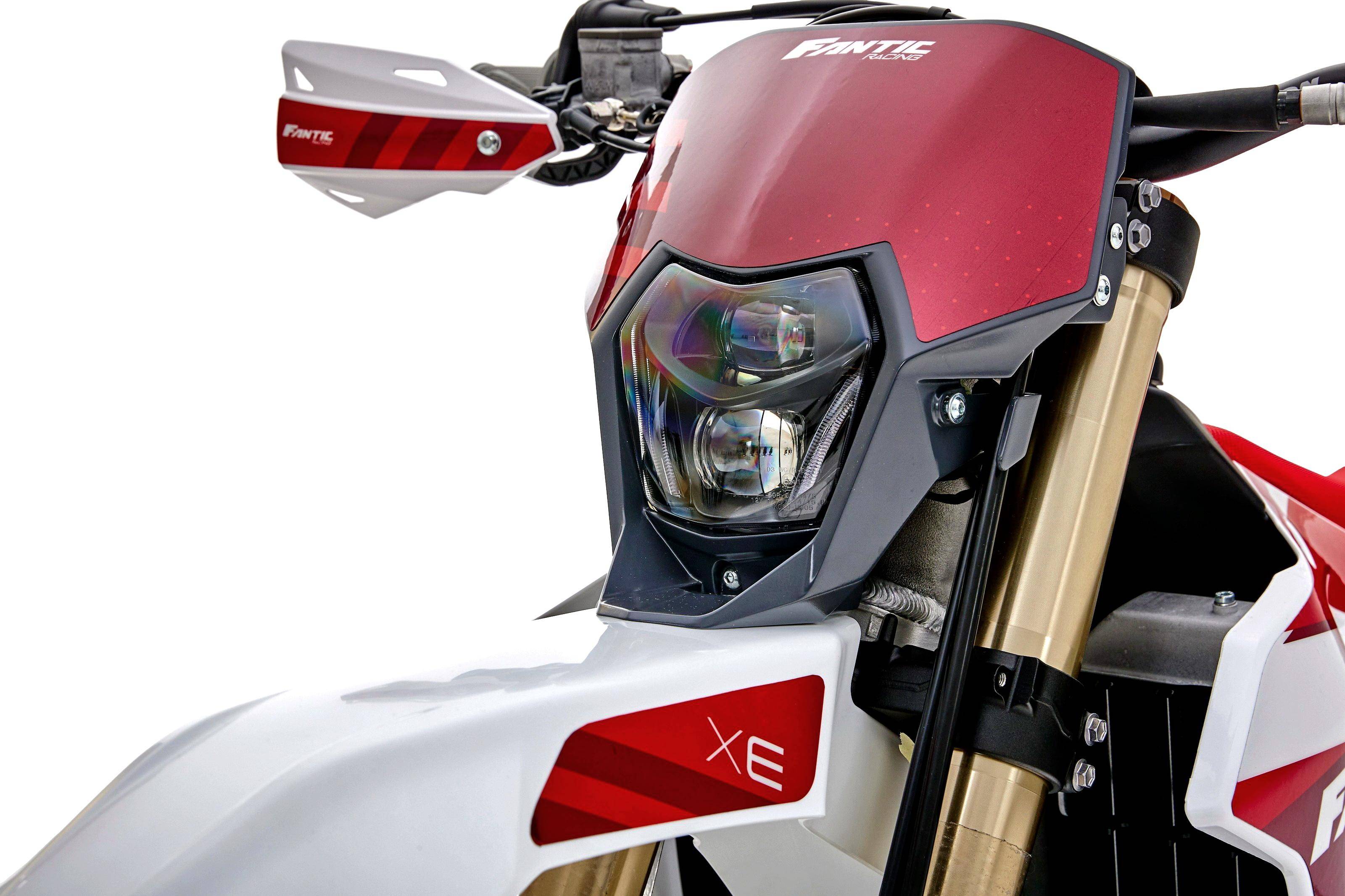 来自 yamaha 平台,fantic 2025 xe 300 两冲电喷越野赛车