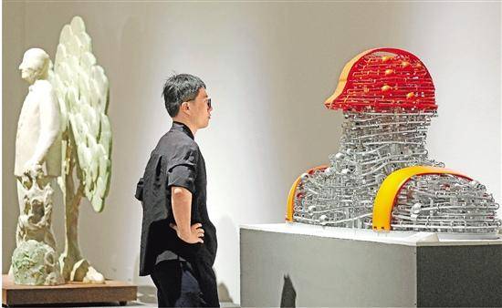 米博体育入口：雕塑为时代定格诗意 全国美展雕塑作品展在浙江美术馆展出(图1)