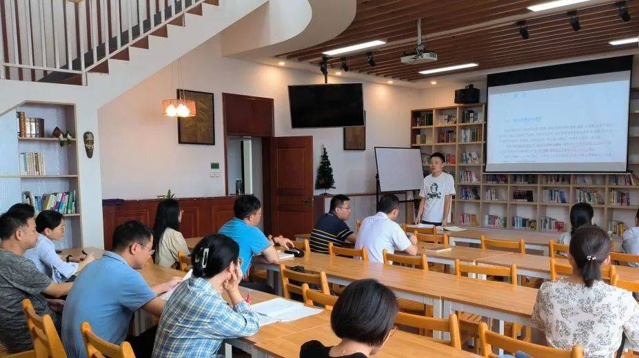 行思并进 研教同行——南宁外国语学校课堂展示与专题讲座风采