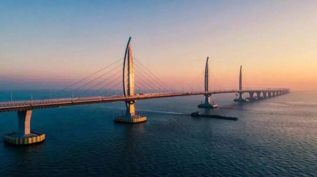 开启香港澳门珠海精彩3天之旅,车游"世纪工程"——港珠澳大桥!