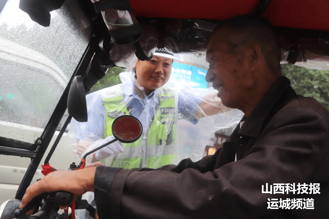 【夏季行动】夏县公安交警一一以"雨"为令 全力保畅通